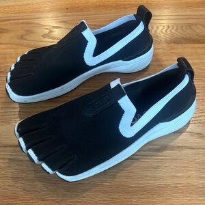 PELUVA Women’s Miami Casual Loafer BARELY WORN!